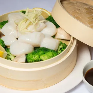 Steamed Scallop &amp; Shrimp w/ Vegetables