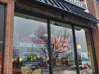 Mama DeLuca's Pizza