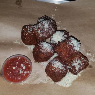 Mac and cheese balls