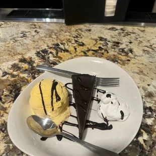 Flourless chocolate cake