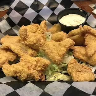 food, chicken wings and fried chicken