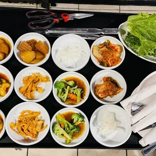 6 varieties of ban chan (side dishes)