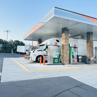 76 Grand Liquor Gas and Food