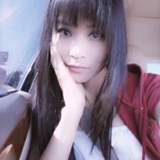 Hyun E.