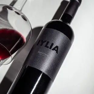 IYLIA Monastrell Red