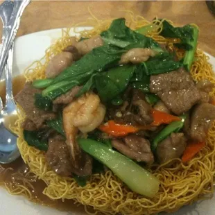 Crispy noodle beef combo