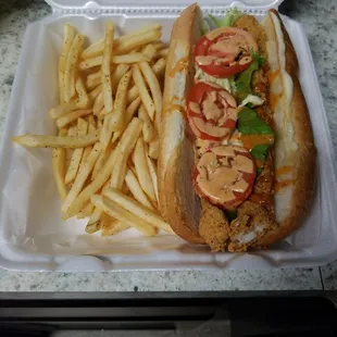 I ordered a catfish poboy. Food presentation okay. Fries were cold. Gish was greasy taste was different, not something I would order again.