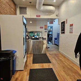 sushi and sashimi, interior