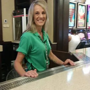 New Bar person on 3rd floor for lunch. She is great!