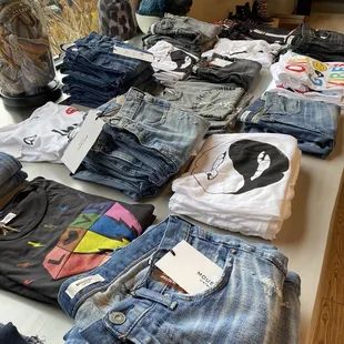 Graphic tees, Golden Goose, Clothes, Shoes