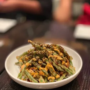 a plate of green beans