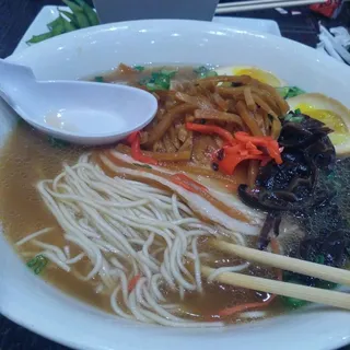 Tonkotsu Ramen*