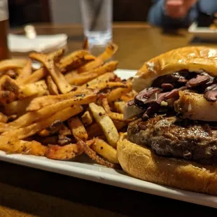 Loose Screw Burger with NYE Fries
