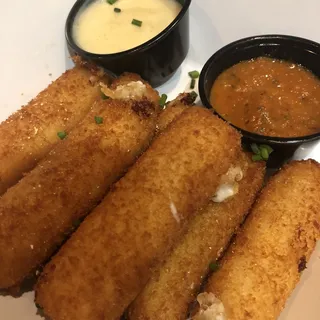 Good Ol Cheese Sticks