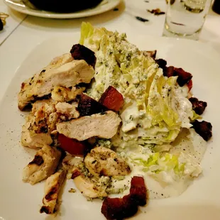 Wedge salad w chicken