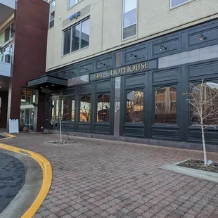 the outside of the restaurant