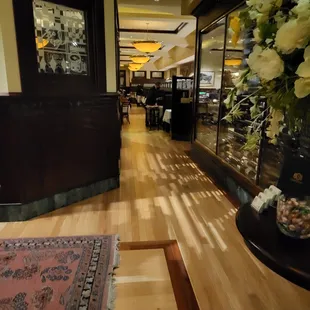 Dining area: This is what you'll see when you turn to the left from the font door.