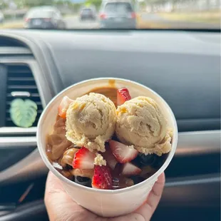16oz açaí bowl with peanut butter and cookie dough
