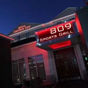 809 Sports Bar &amp; Grill