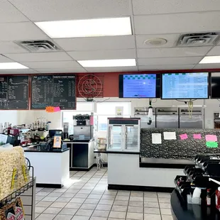 the inside of a fast food restaurant