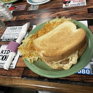 Breakfast sandwich with hashbrowns
