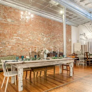 Beautiful exposed brick and original tall tin ceilings