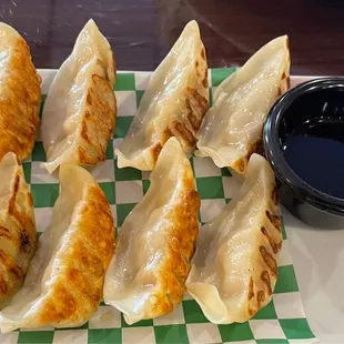 Fried dumplings (potstickers)