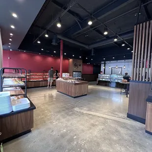 85 Bakery: inside