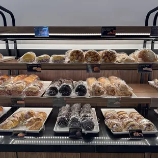 85 Bakery: baked goods
