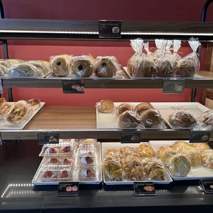 85 Bakery: baked goods