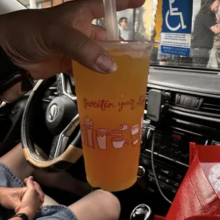 Large peach green tea