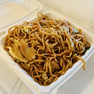 Stir-Fried Chicken Lo Mein