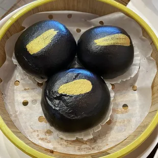 Gold Lava Bun