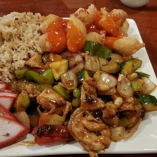 Build your own meal, yum!  This is Pork fried rice, BBQ Pork, Sweet and Sour Chicken, and Kung Pao Chicken.  This is very tasty!