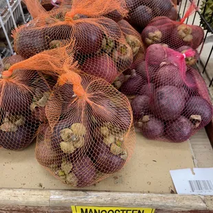 Mangosteen! Yumm