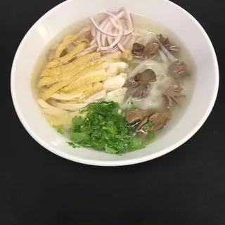 4. Special Organic Chicken in Rice Noodle Soup