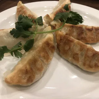 38. Pan Fried Chicken Pot Sticker