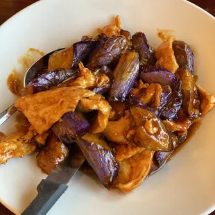 Chicken and eggplant in garlic sauce.