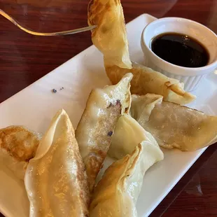 Stir-fry pork dumplings.