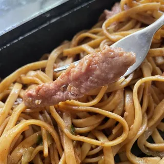 F8. Beef Lo Mein