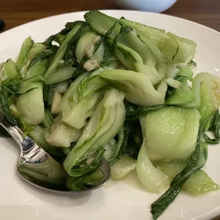 V5. Fresh Garlic seasonal vegetables