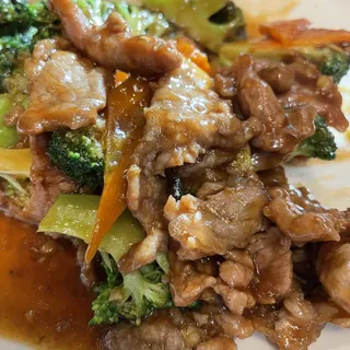 B2. Broccoli Beef