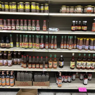 04/10/2021 - plenty kine fish sauces