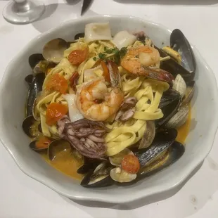 Fettuccine Tutto Mare! Huge portions of fresh seafoods