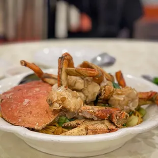 Crab with longevity noodles