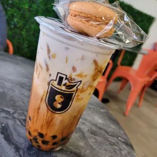 Dirty Thai Tea and macaron.
