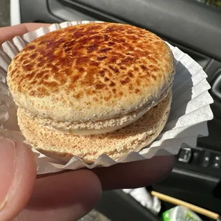 Creme Brulee Macaron