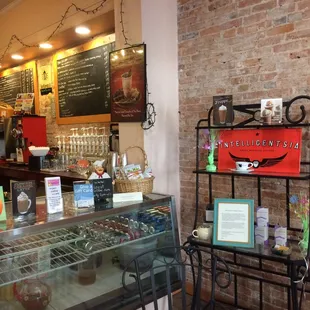 Intelligentsia coffee brewed here!