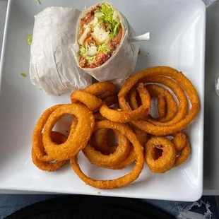 Chicken wrap with onion rings