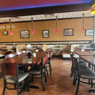 Seating area with pictures